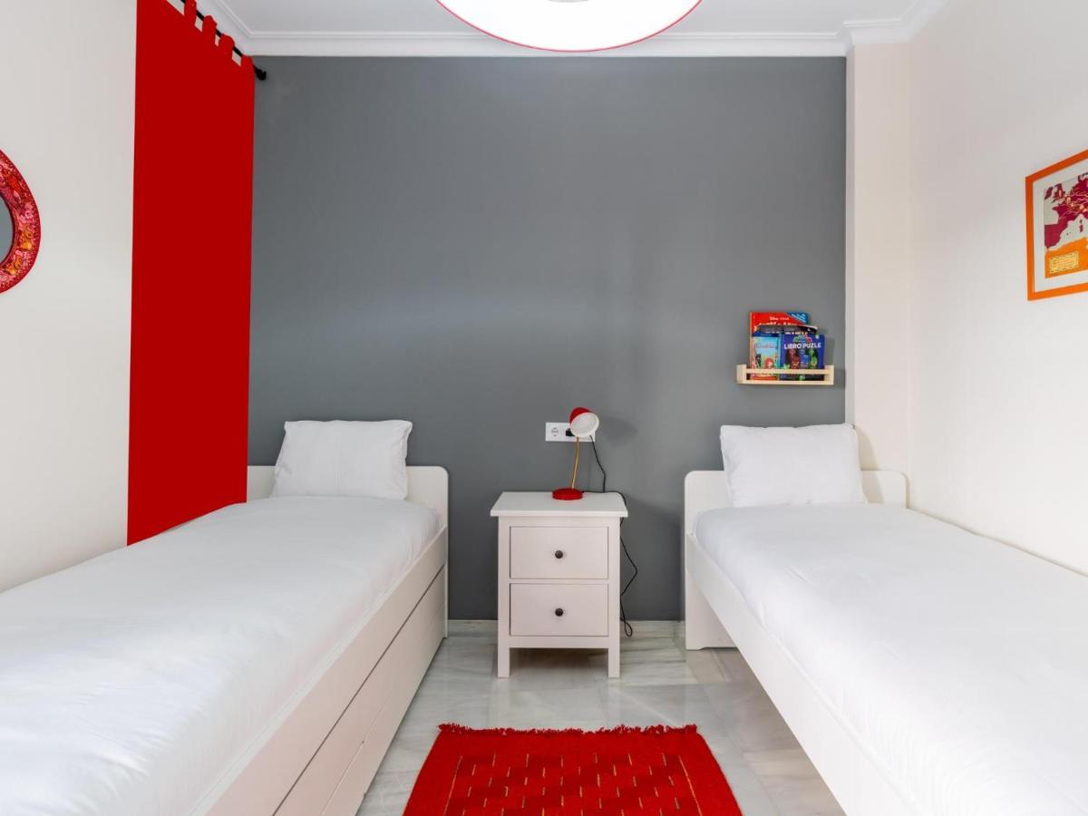 Holi-Rent Penthouse Penuelas Севілья Екстер'єр фото